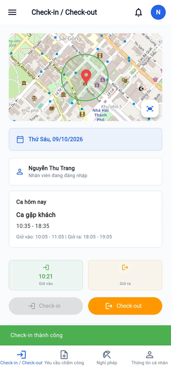 Màn hình chấm công trên điện thoại với bản đồ vị trí văn phòng
